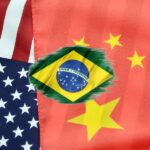 Guerra comercial entre EUA e China em 2025 pode abrir novas oportunidades para o Brasil nas exportações, investimentos e acordos bilaterais.
